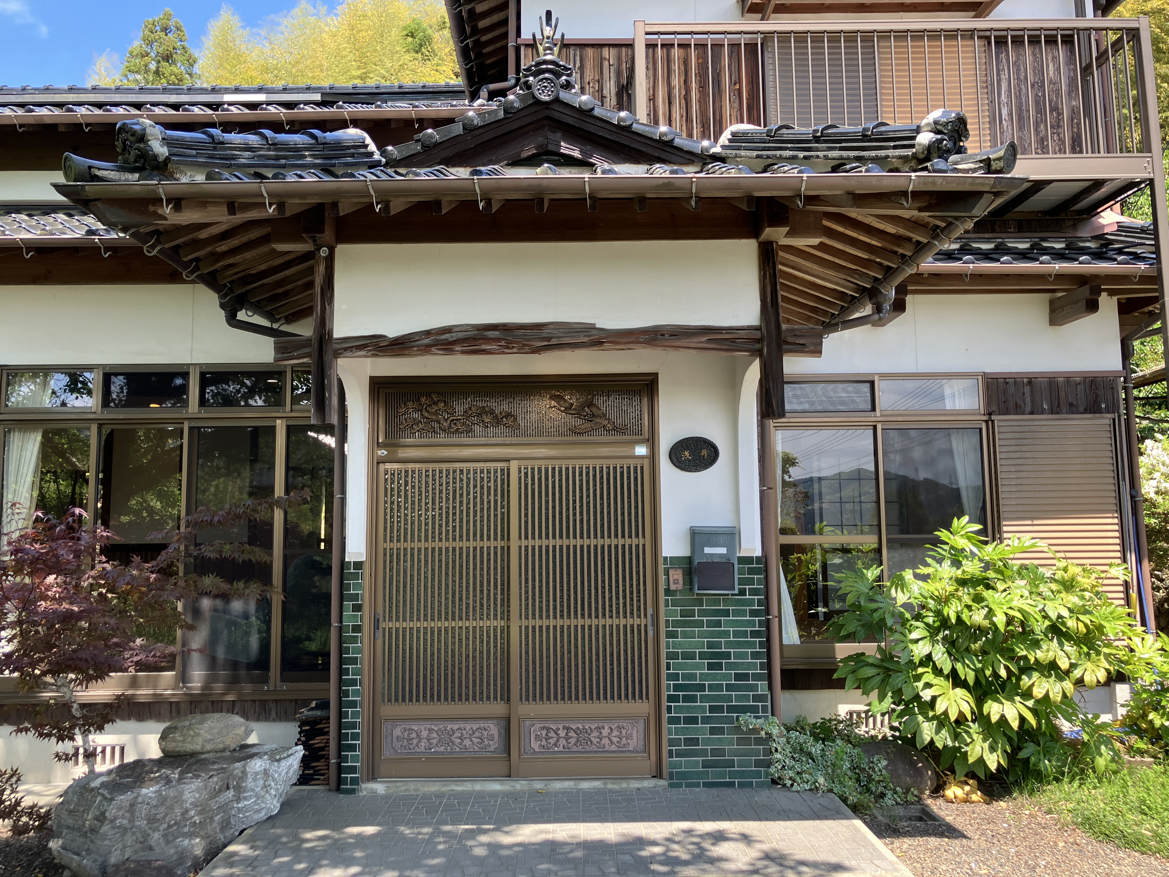 玄関アプローチ