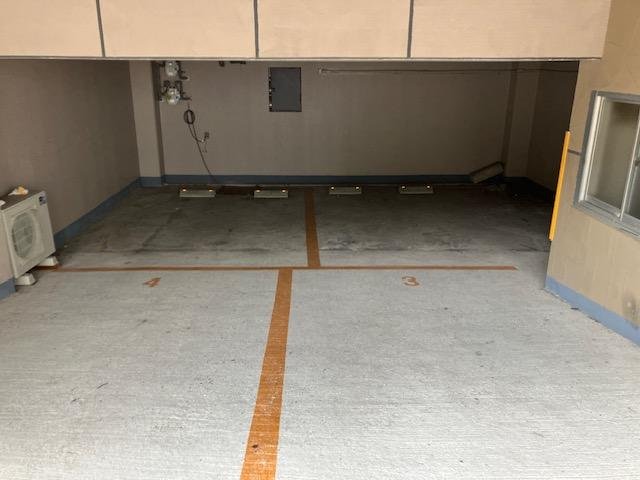 駐車場（4台）