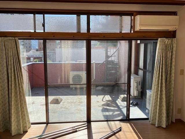 室内（バルコニー側）